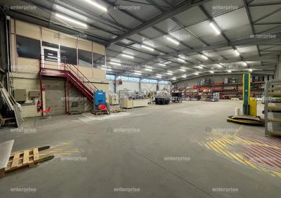 Local d'activité / Entrepôt - 2 550 m²