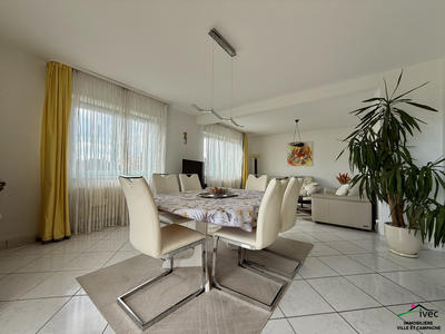 Maison - 255 m² - 10 pièces