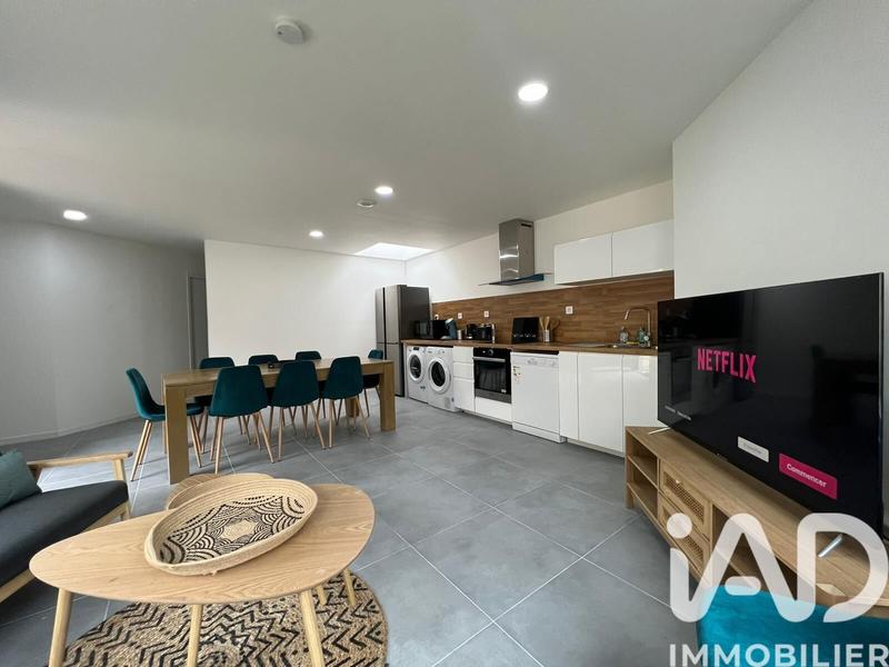 Maison - 230 m² - 12 pièces