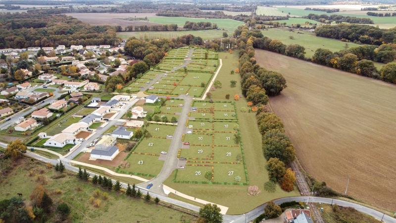 Terrain de lotissements - 692 m²