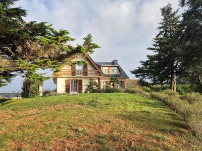 Maison - 184 m² - 8 pièces