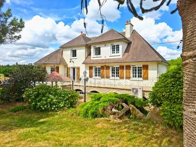 Maison - 178 m² - 8 pièces