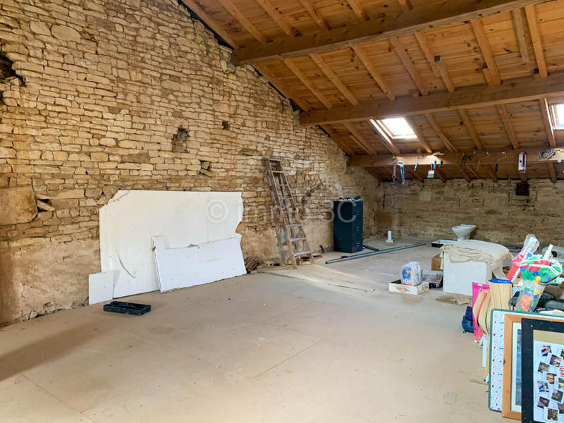 Maison en pierre - 131 m² - 4 pièces