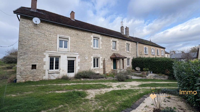 Maison ancienne - 207 m² - 8 pièces