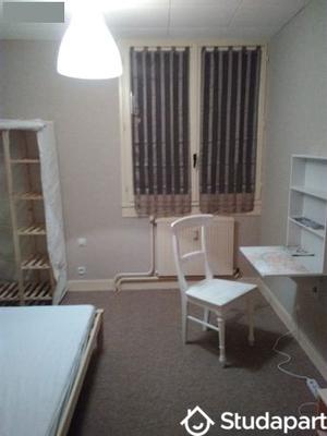 Chambre - 11 m² - 1 pièce