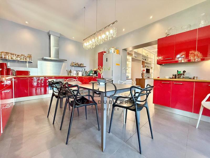 Appartement - 167 m² - 5 pièces