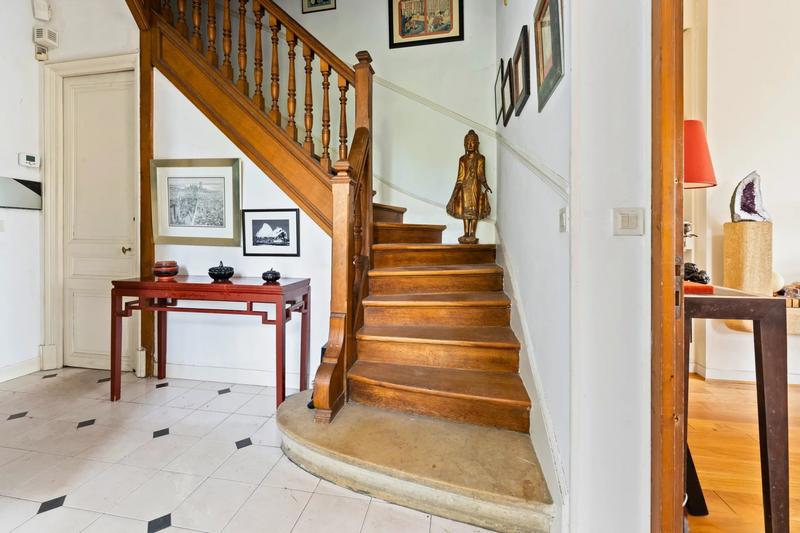 Maison - 289 m² - 10 pièces