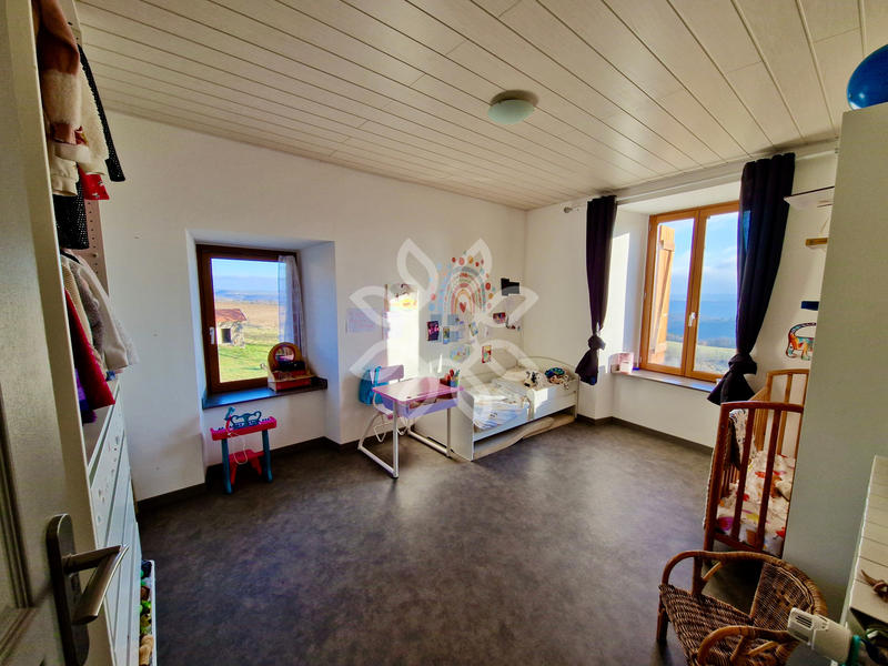 Propriété - 125 m² - 8 pièces