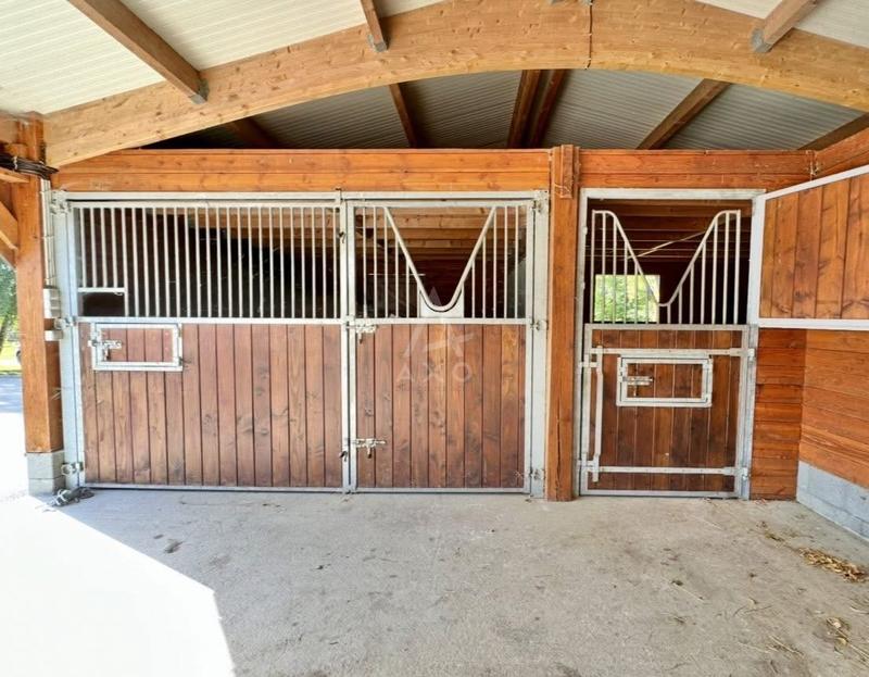 Haras - 256 m² - 9 pièces
