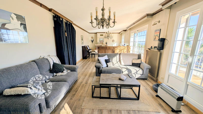 Villa - 158 m² - 6 pièces