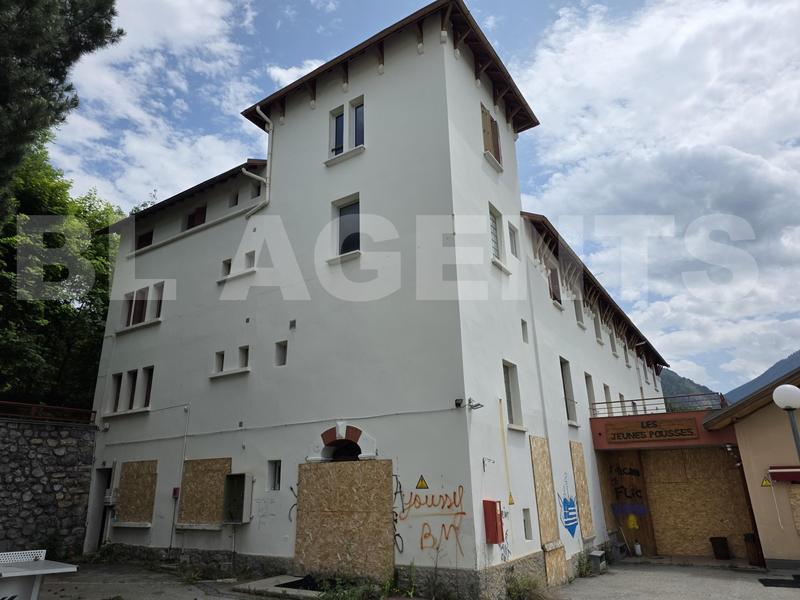 Immeuble - 1 300 m²