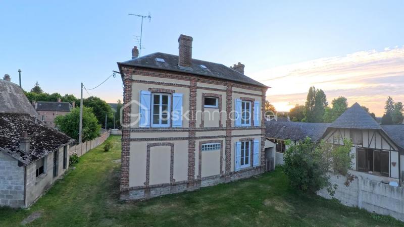 Maison - 95 m² - 6 pièces