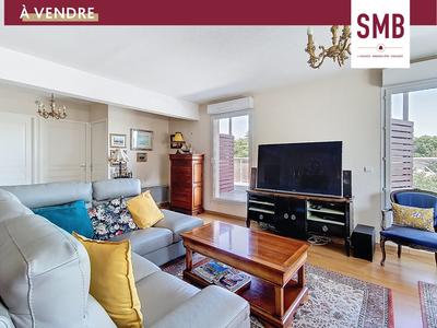 Appartement sur toit - 106 m² - 4 pièces