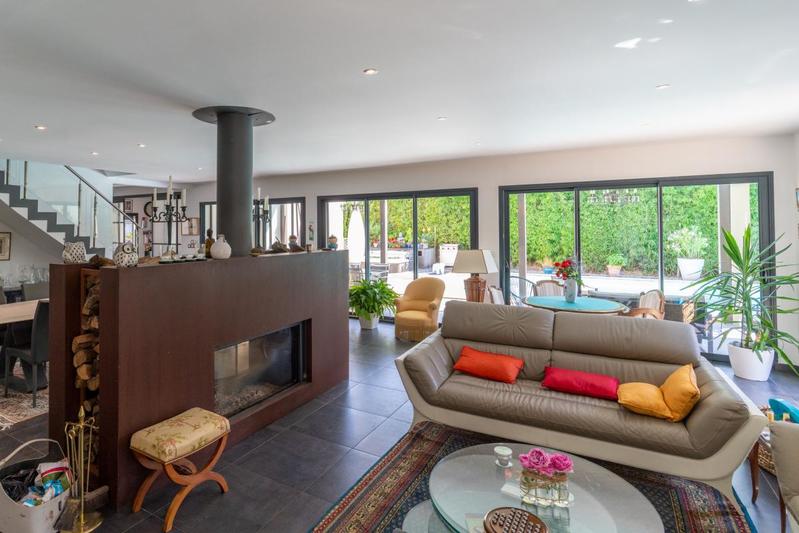 Maison - 450 m² - 9 pièces