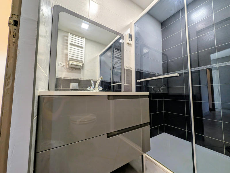 Maison - 247 m² - 9 pièces