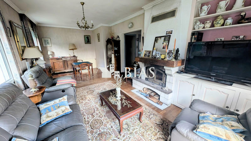 Maison traditionnelle - 140 m² - 5 pièces