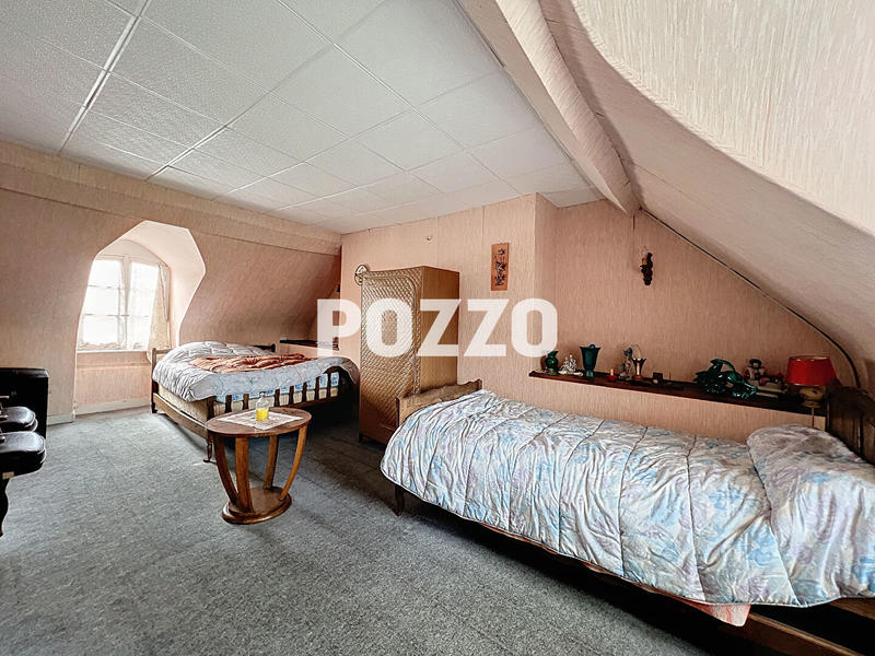 Maison - 170 m² - 10 pièces