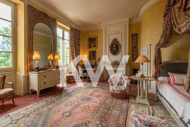 Château - 677 m² - 20 pièces