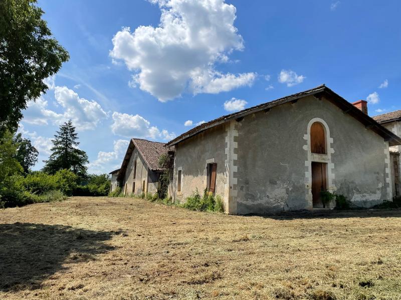 Maison - 300 m² - 12 pièces