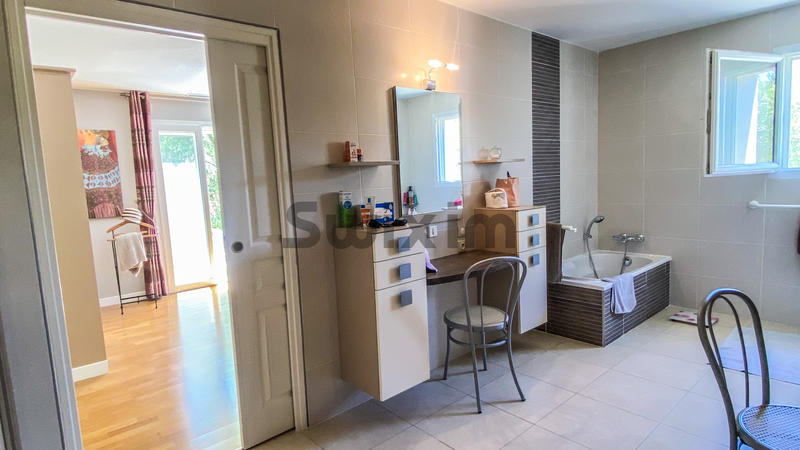 Villa - 177 m² - 6 pièces