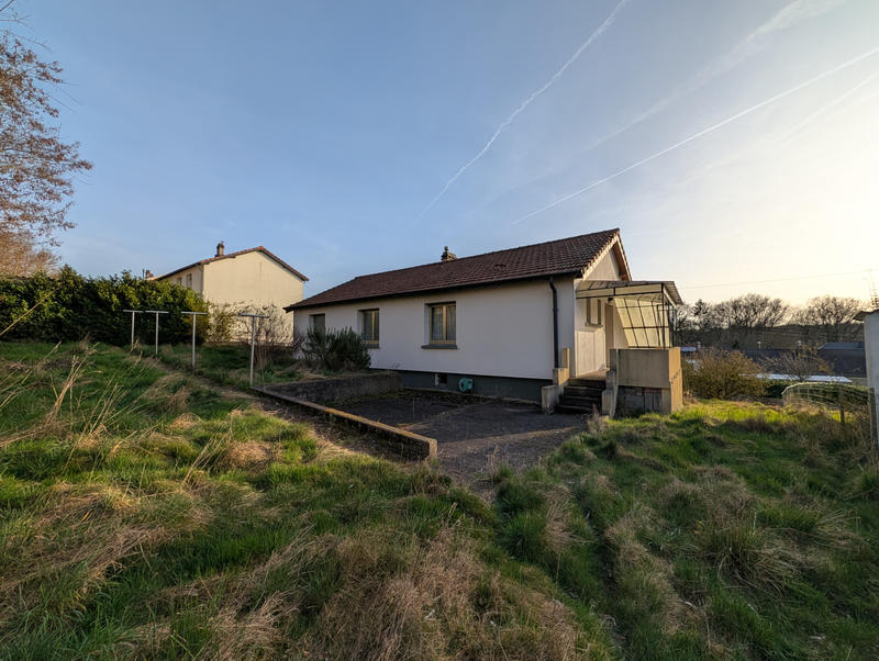 Maison - 90 m² - 5 pièces