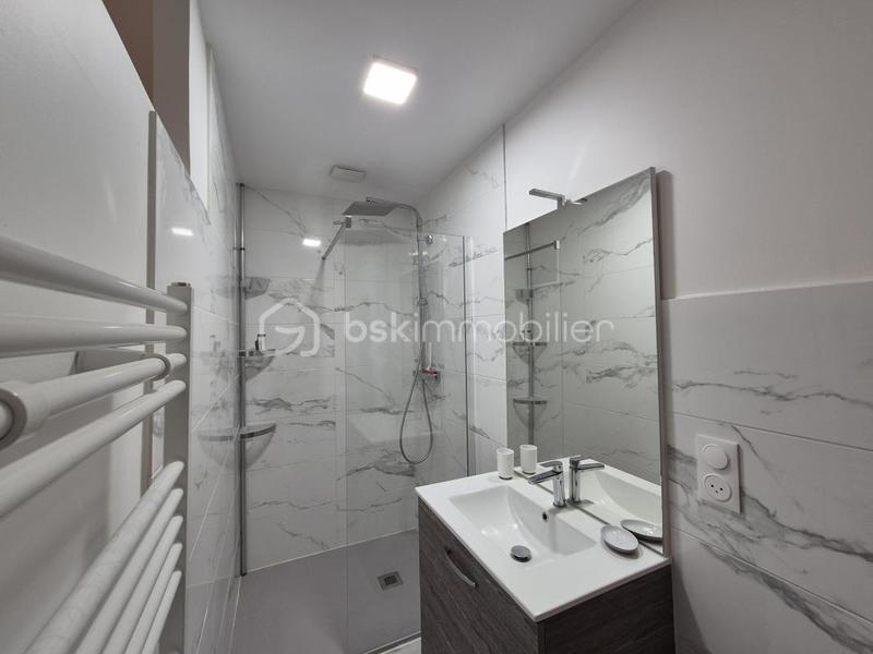 Propriété - 260 m² - 8 pièces