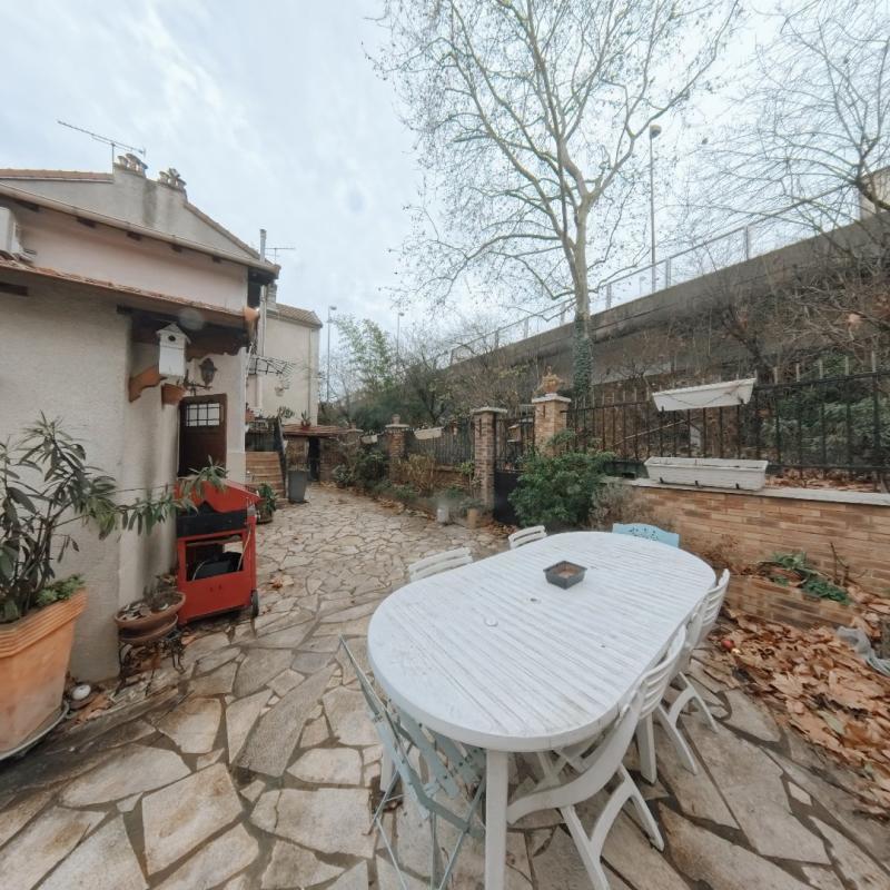 Maison - 90 m² - 5 pièces