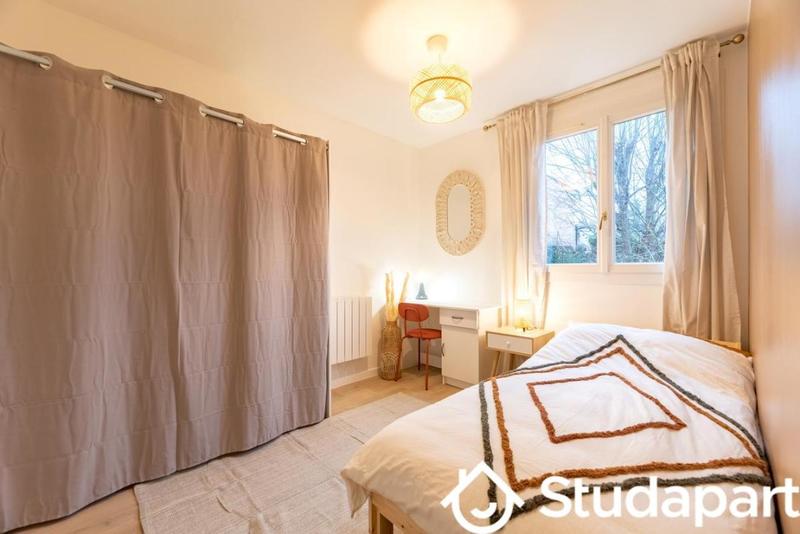 Chambre - 10 m² - 1 pièce