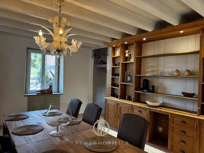 Maison - 221 m² - 7 pièces