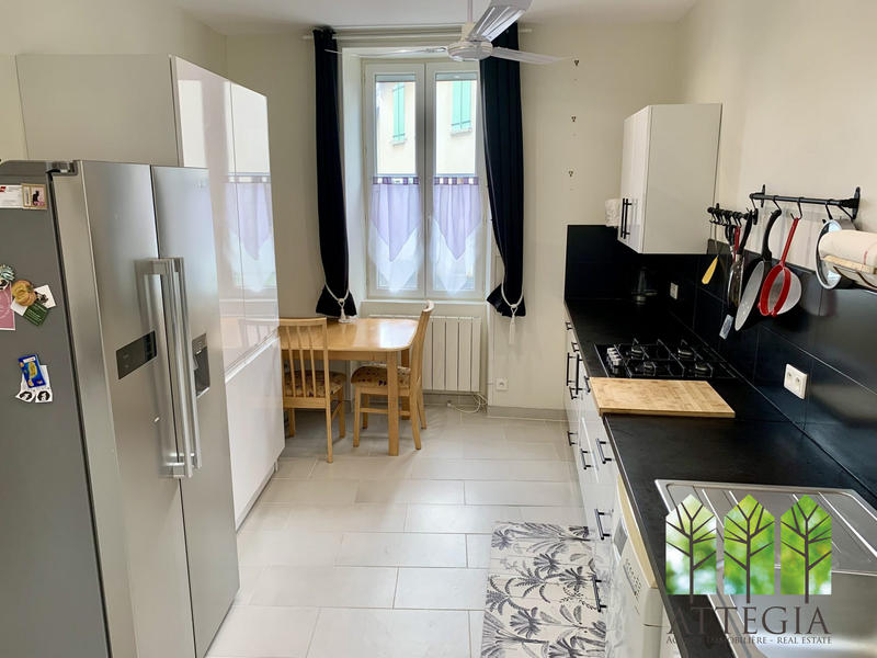 Maison - 171 m² - 7 pièces