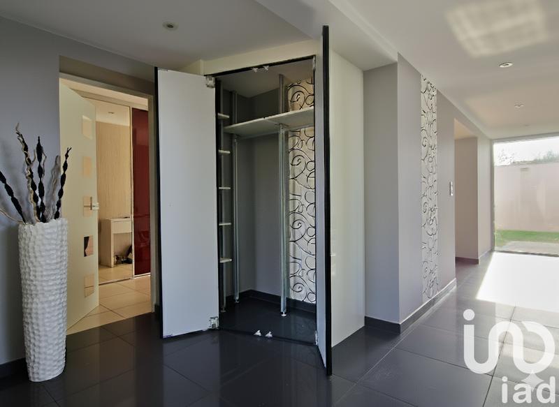 Maison - 242 m² - 7 pièces