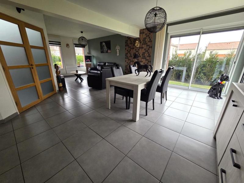 Pavillon - 126 m² - 7 pièces