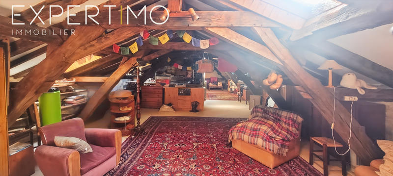 Maison - 250 m² - 7 pièces