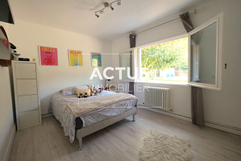 Maison - 214 m² - 6 pièces