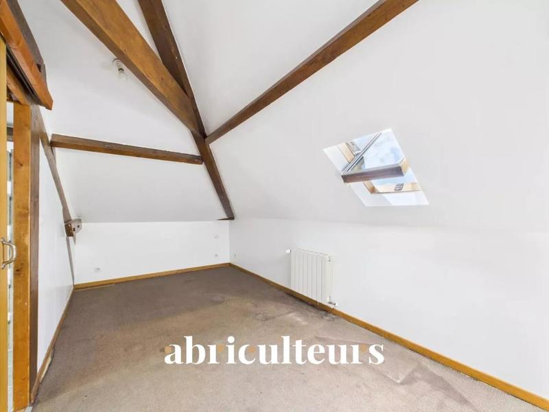 Maison - 92 m² - 7 pièces