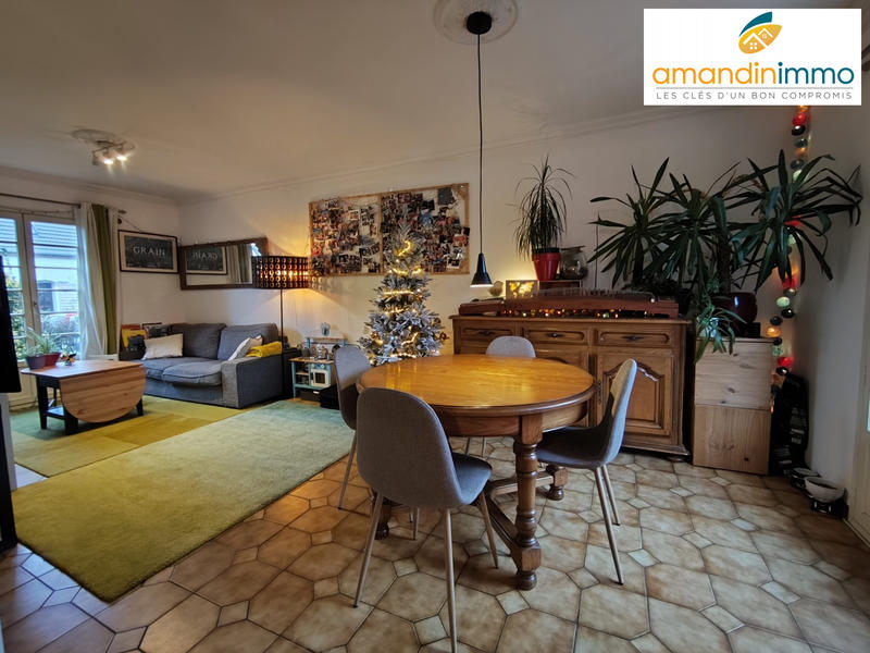 Maison - 97 m² - 7 pièces