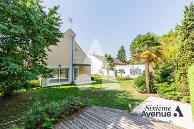 Maison - 195 m² - 6 pièces