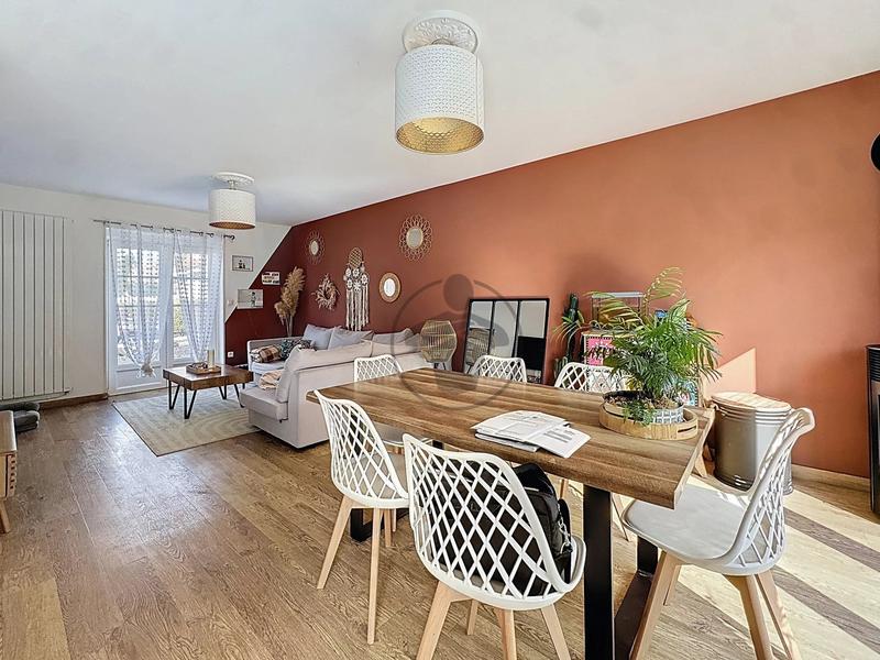 Maison - 96 m² - 5 pièces