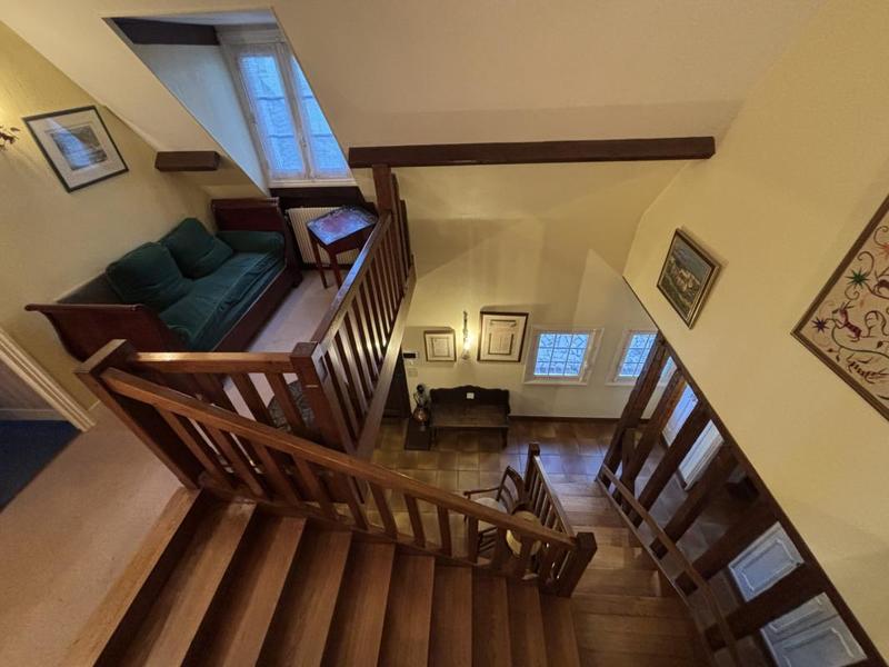 Maison - 220 m² - 9 pièces