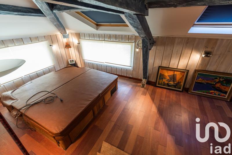 Maison - 586 m² - 11 pièces