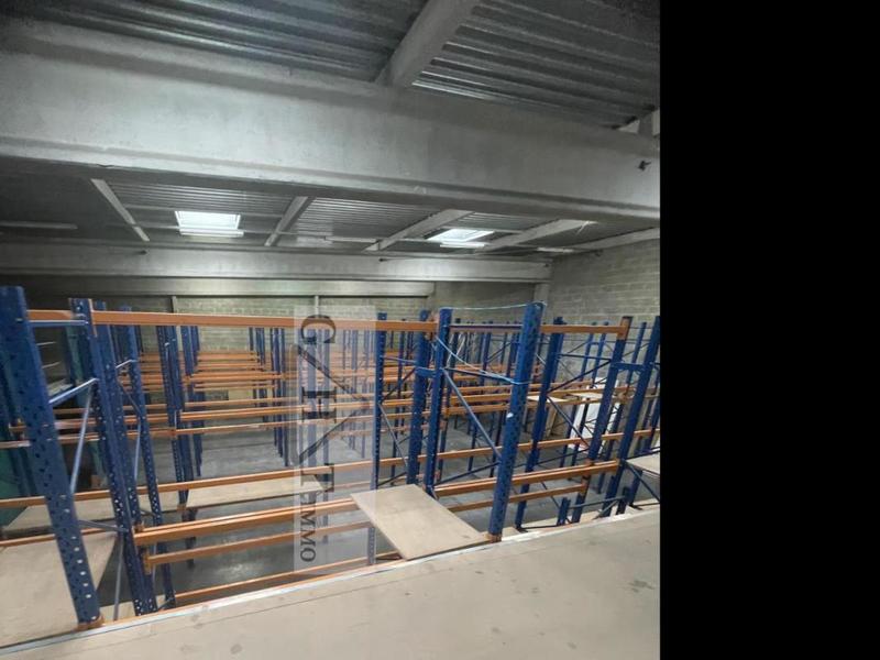 Entrepôt - 1 190 m²