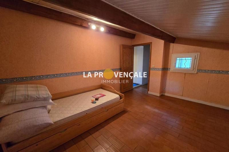 Maison - 176 m² - 9 pièces