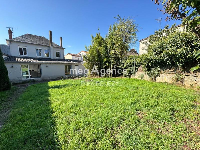 Maison - 166 m² - 8 pièces