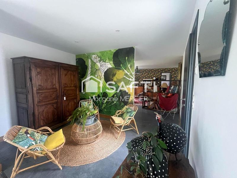 Maison - 220 m² - 8 pièces