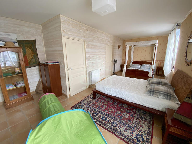 Maison - 212 m² - 8 pièces