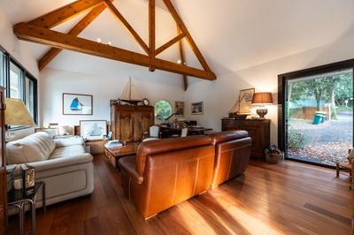 Propriété - 200 m² - 8 pièces