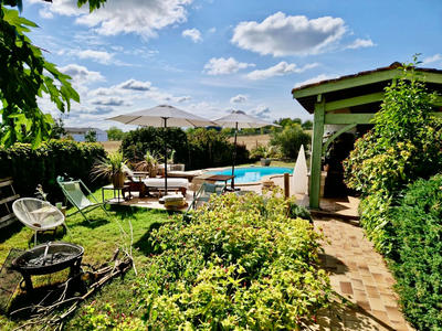 Maison - 221 m² - 8 pièces