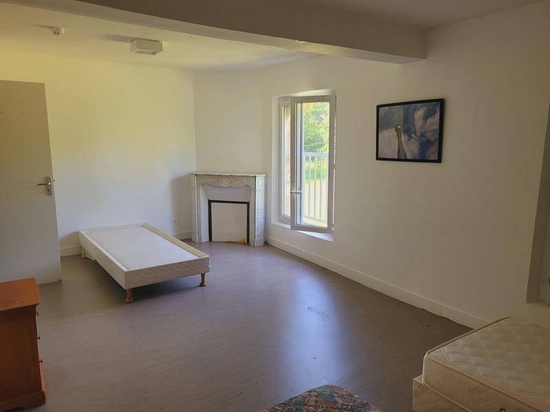 Château - 1 327 m² - 50 pièces