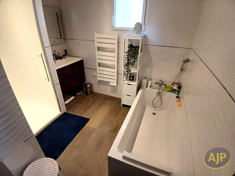 Maison - 120 m² - 4 pièces