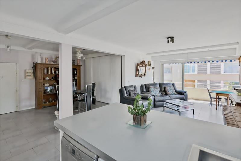 Appartement - 80 m² - 3 pièces